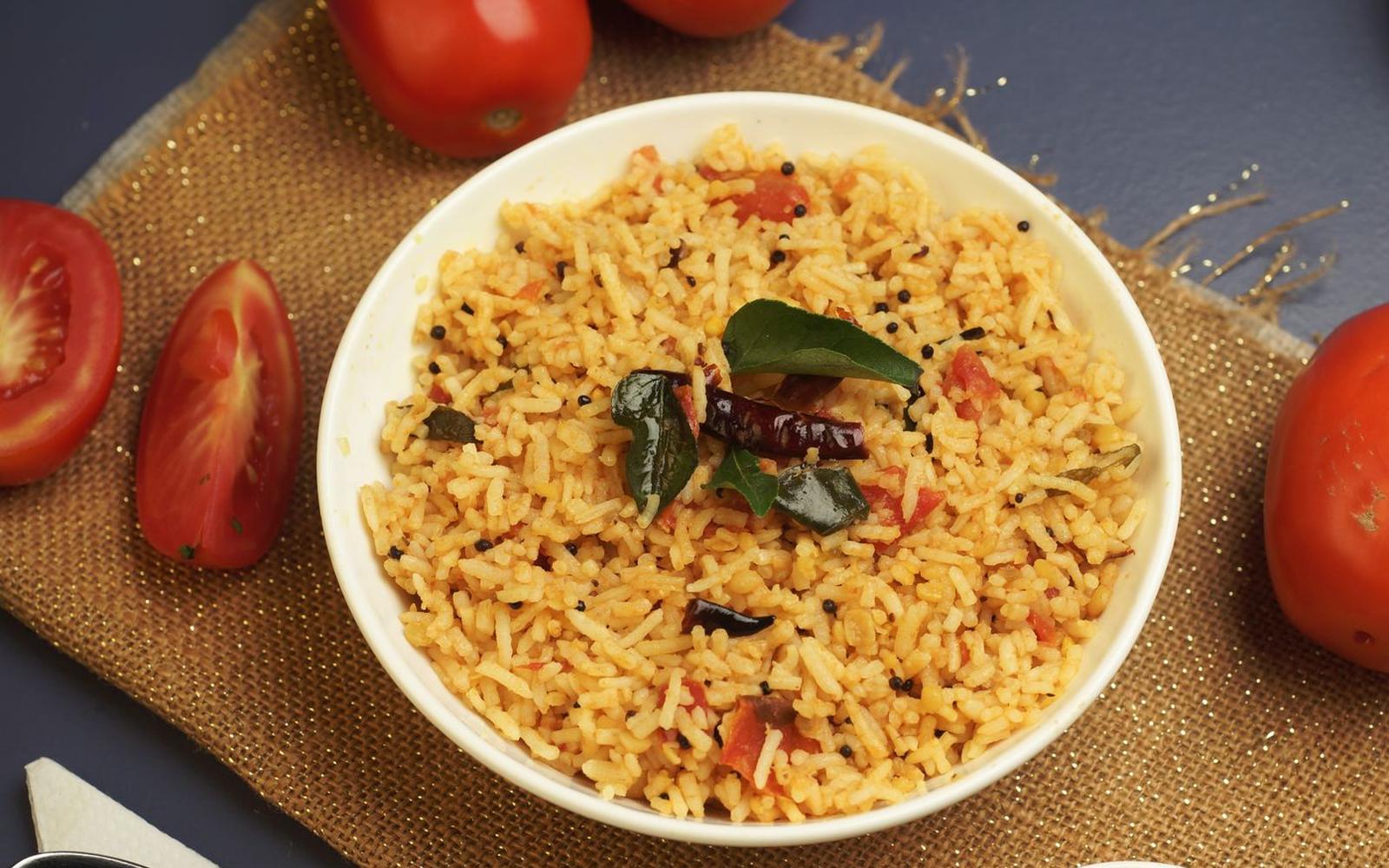 أرز أحمر بالسمك
